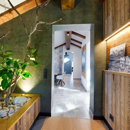 Hausberg No. 2 // Neu 아파트 *