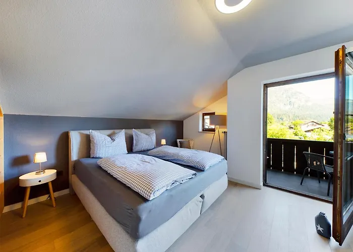 Hausberg No. 2 // Neu *